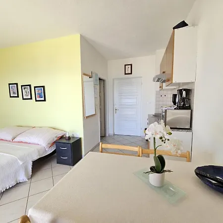 Keti 2 Nv - With Terrace Apartman Novi Vinodolski